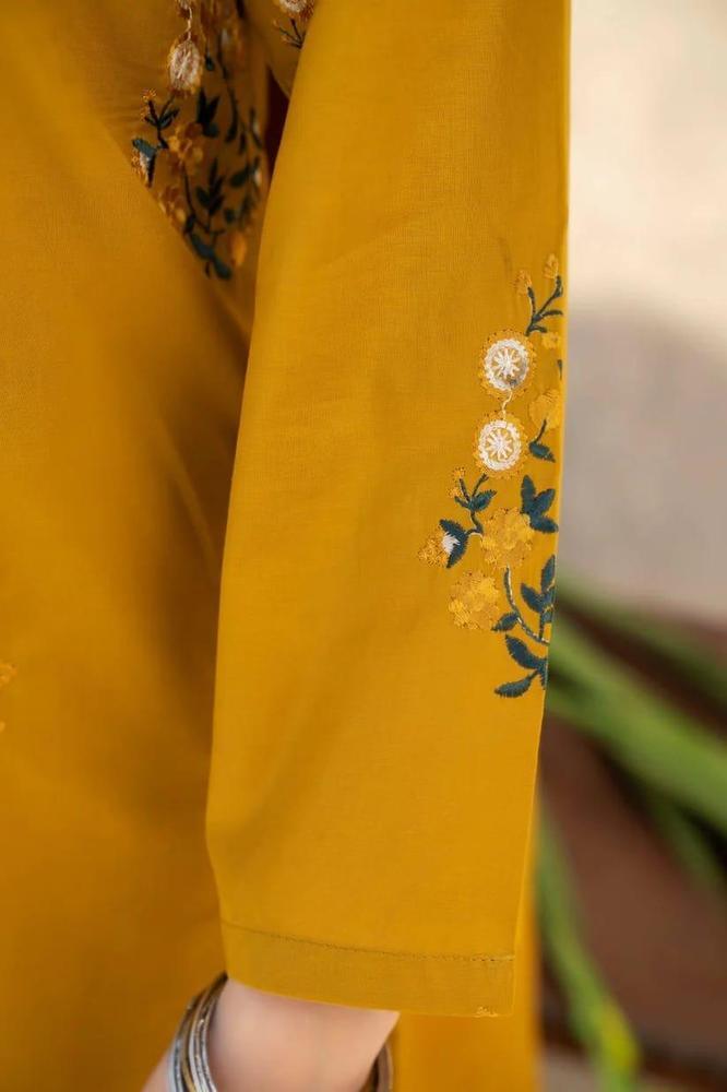 3-Piece Women's Unstitched Lawn Embroidered Suit